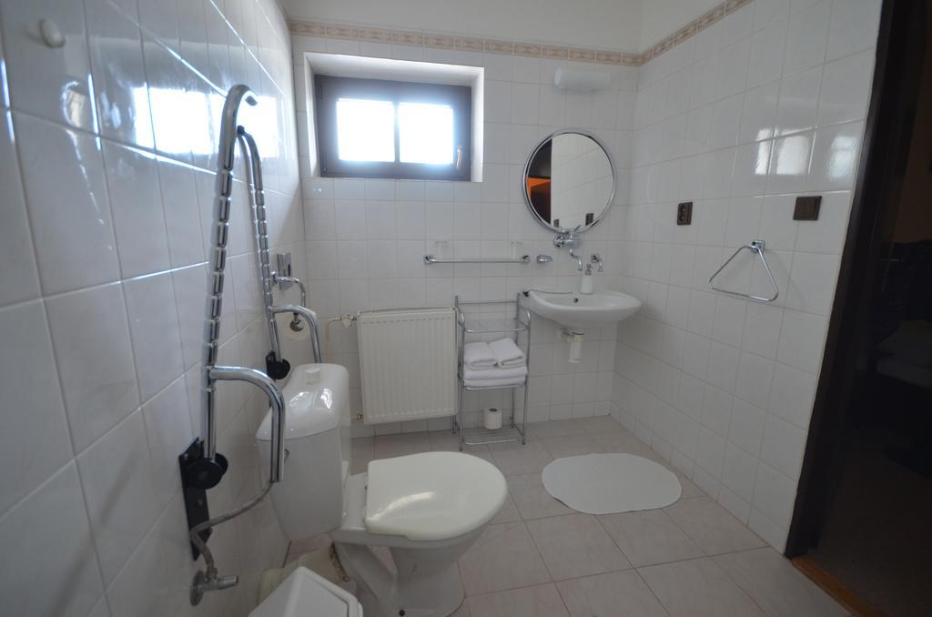 Villa Zerotin Penzion Bed & Breakfast Velké Losiny Buitenkant foto