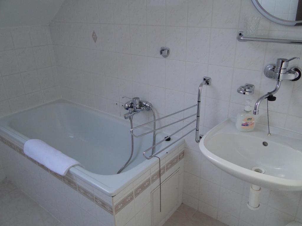 Villa Zerotin Penzion Bed & Breakfast Velké Losiny Kamer foto